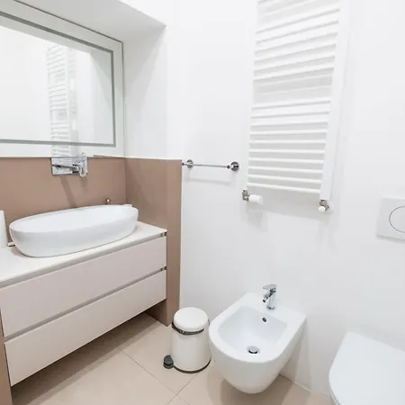 Stunning 1br, 2bath In The Heart Of 6c Lejlighed *