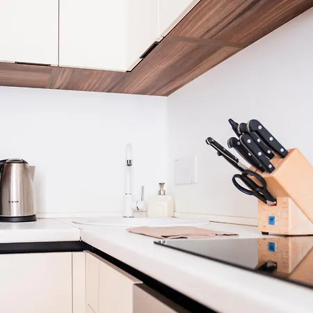Stunning 1br, 2bath In The Heart Of 6c * Róma