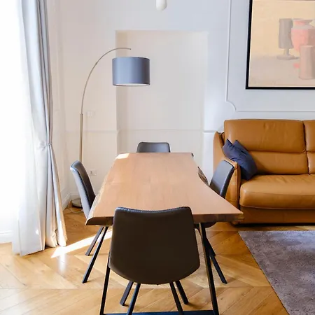 Stunning 1br, 2bath In The Heart Of 6c Lejlighed
