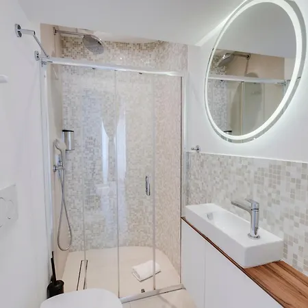 Apartman Stunning 1br, 2bath In The Heart Of 6c *