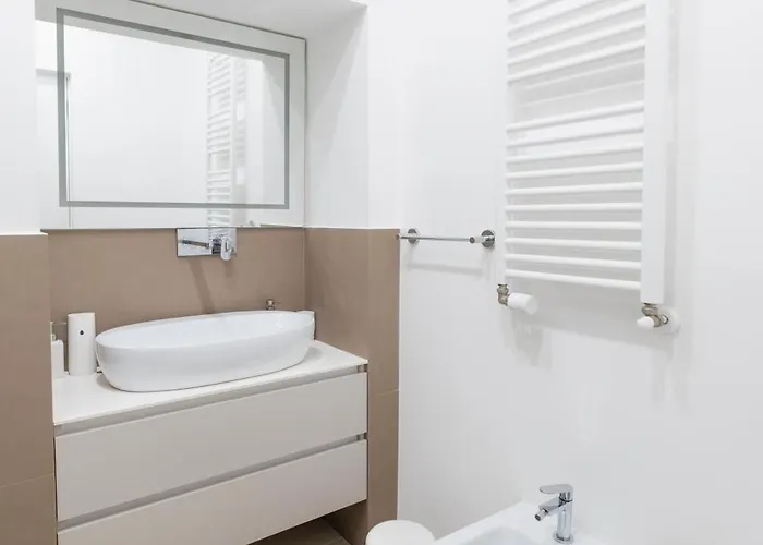 Stunning 1br, 2bath In The Heart Of 6c * רומא