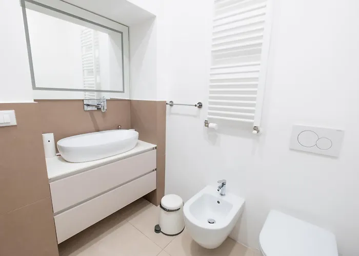 Stunning 1br, 2bath In The Heart Of 6c דירה *