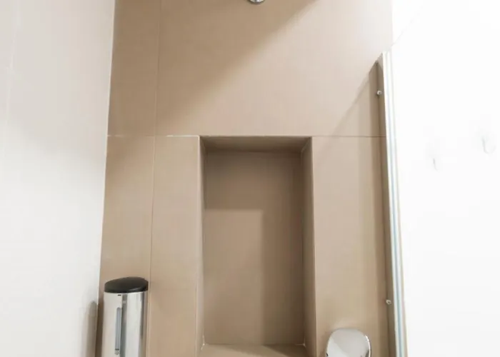 Stunning 1br, 2bath In The Heart Of 6c דירה