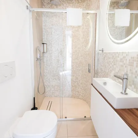 Stunning 1br, 2bath In The Heart Of 6c Apartment Rome