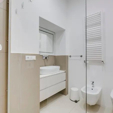 Stunning 1br, 2bath In The Heart Of 6c Apartment *
